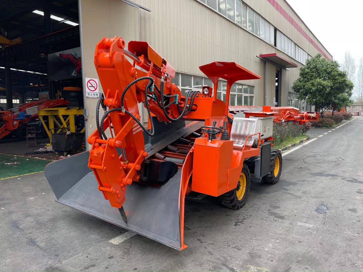 小型扒渣機斗齒，作為隧道扒渣機的易損配件該如何去維護